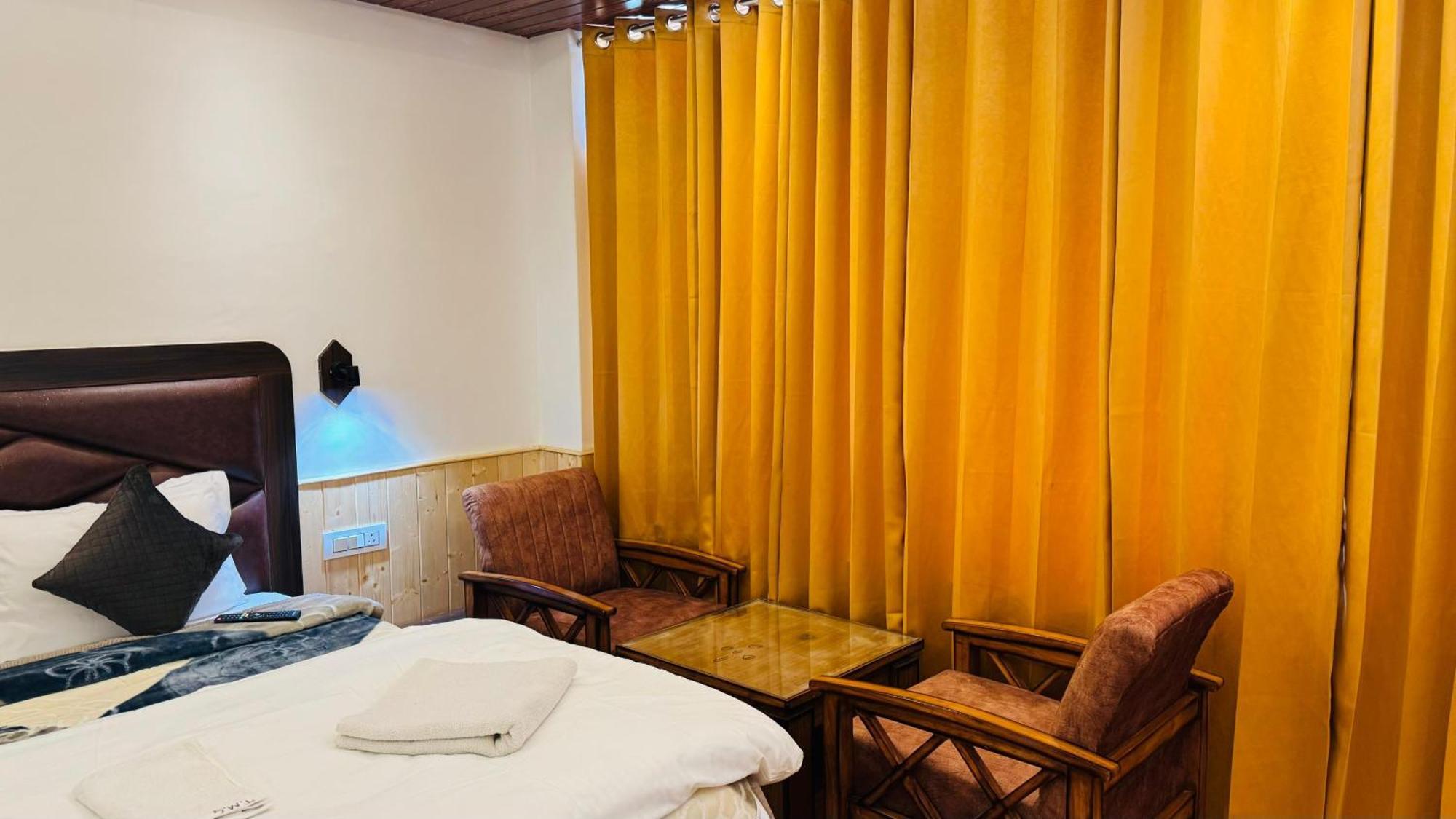 The Midnight Garden Manali Hotel Buitenkant foto